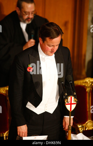 Primo Ministro britannico David Cameron offre un discorso presso il Signore sindaci banchetto al Guildhall in London, Gran Bretagna, 11 novembre 2 Foto Stock