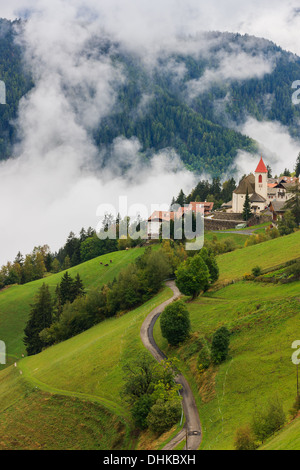 Eores appartiene al comunale della città di Bressanone (Bressanone) e si trova a 15 km dalla città nel nord Italia Foto Stock