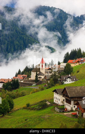 Eores appartiene al comunale della città di Bressanone (Bressanone) e si trova a 15 km dalla città nel nord Italia Foto Stock