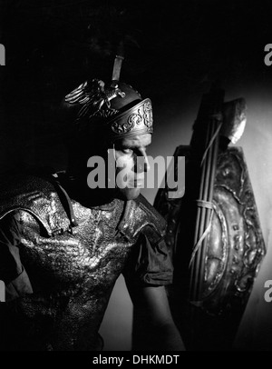 Charlton Heston sul set del film, Giulio Cesare, 1950 Foto Stock