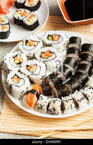 rotoli di sushi Foto Stock