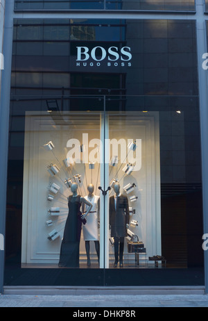 Hugo Boss store nella nuova Cattedrale Street, Manchester. Foto Stock