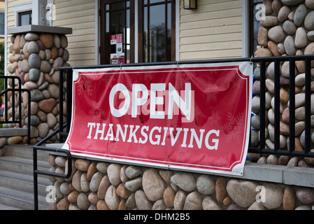 Aprire il segno di ringraziamento davanti a Jack in the Box ristorante, 2404 Market Street, San Diego, California 92102 STATI UNITI D'AMERICA Foto Stock