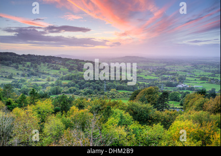 Tramonto da Leckhampton Hill a Cheltenham, Gloucestershire, Inghilterra Foto Stock