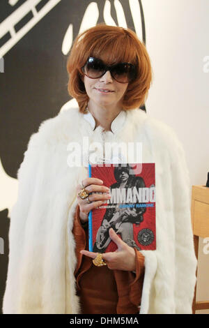 Linda Ramone moglie del tardo punk rock legend, Johnny Ramone, promuove la sua autobiografia "Commando" a Bookmarc in West Hollywood, California - 27.04.12 Foto Stock