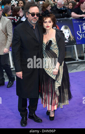 Tim Burton e Helena Bonham-Carter UK premiere di 'Dark ombre" presso il Cinema Empire - Arrivi London, Regno Unito - 09.05.12 Foto Stock