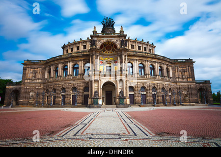 Dresden Opera House la sera Foto Stock