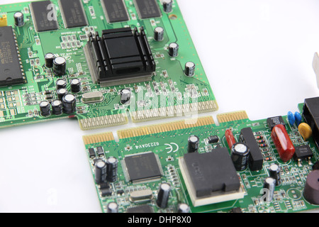 Elaborazione immagine attrezzature del computer scheda di circuito su sfondo bianco. Foto Stock