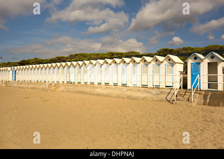 Modificare le camere sulla spiaggia di Ansedonia, Monte Argentario, Provincia di Grosseto, Toscana, Italia Foto Stock