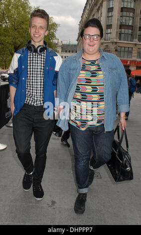 Ben Kelly e Sam burrosa fuori e circa in Leicester Square. Londra, Inghilterra - 16.05.12 Foto Stock