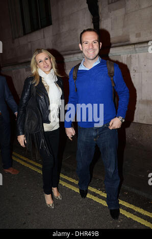 Martin Lewis e Lara Lewington Abigail del partito dopo essere partito svoltasi a Walkers Wine Bar di Londra - Inghilterra - 18.05.12 Foto Stock