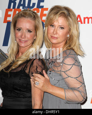 Kim Richards, Kathy Hilton xix gara annuale per cancellare MS tenutasi presso l'Hyatt Regency Century Plaza Century City in California - 18.05.12 Foto Stock