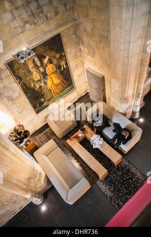 Paesi Bassi, Maastricht, Kruisheren Hotel design nella ex chiesa e monastero chiamato Kruisheren. La lobby Foto Stock