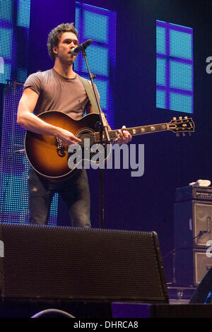 Andy Brown di Lawson esegue sul palco in:Richiesta Live tenutosi presso il SECC Clyde Auditorium di Glasgow, Scozia - 20.05.12 Foto Stock