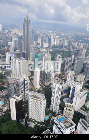 KUALA LUMPUR, Malesia - 17 novembre: vista dall'alto di Kuala Lumpur dal Menara tower, Malaysia, il 17 novembre 2010 Foto Stock