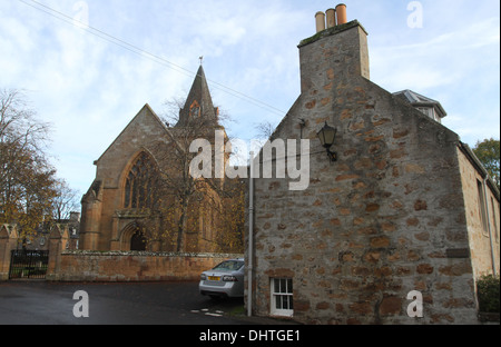 Esterno del Dornoch Cathedral Scozia novembre 2013 Foto Stock