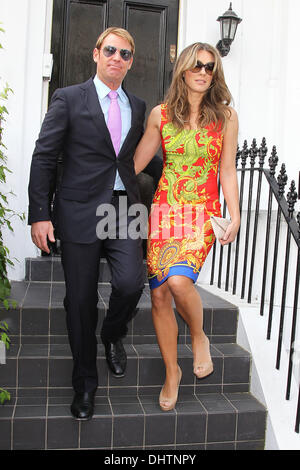 Elizabeth Hurley aka Liz Hurley e Shane Warne uscire di casa a Londra, Inghilterra - 23.05.12 Foto Stock