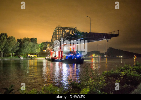 Paesi Bassi, Weesp, sostituzione del ponte sul canale chiamato Amsterdam-Rijnkanaal Foto Stock