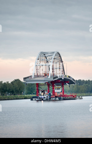 Paesi Bassi, Weesp, sostituzione del ponte sul canale chiamato Amsterdam-Rijnkanaal Foto Stock