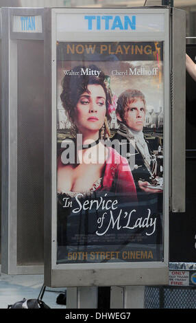 Poster per Ben Stiller e Kristen Wiig riprese in posizione per " La vita segreta di Walter Mitty' New York City, Stati Uniti d'America - 29.05.12 Foto Stock