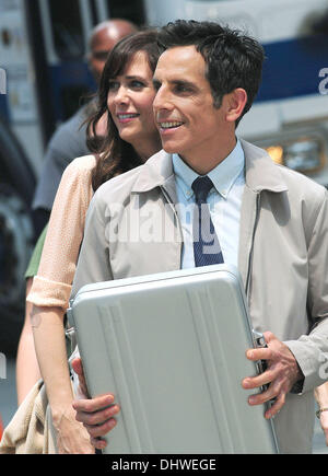 Ben Stiller e Kristen Wiig riprese in posizione per " La vita segreta di Walter Mitty' New York City, Stati Uniti d'America - 29.05.12 Foto Stock