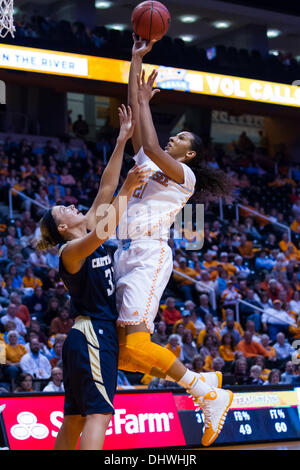 Knoxville, TN, Stati Uniti d'America. Xiv Nov, 2013. Novembre 14, 2013: Lady Vol centro Mercedes Russell (21) in azione durante il NCAA pallacanestro tra la University of Tennessee Lady Vols e l'Università di Chattanooga nel Tennessee Lady Mocs a Thompson-Boling Arena di Knoxville, TN © csm/Alamy Live News Foto Stock