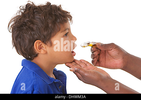 Trattamento della tosse bambino Foto Stock