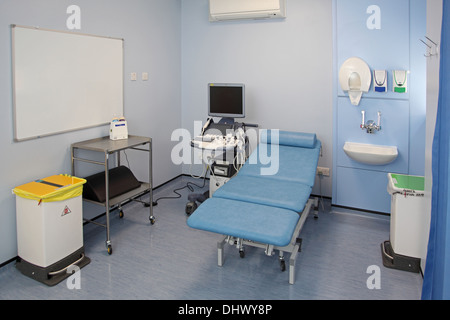 Un trattamento ad ultrasuoni stanza in un hotel rimodernato di recente ospedale di Londra Foto Stock