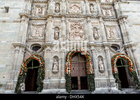 Cattedrale di Nostra Signora dell'Assunzione nel quartiere storico di Oaxaca, Messico. Foto Stock