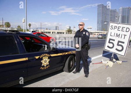 Stato di Nevada polizia, Stato Autostrada Trooper ufficiale di pattuglia, Las Vegas, Nevada, STATI UNITI D'AMERICA Foto Stock