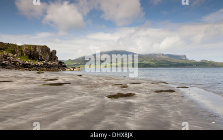 Staffin Bay Beach, Staffin, Isola di Skye, Scotland, Regno Unito Foto Stock