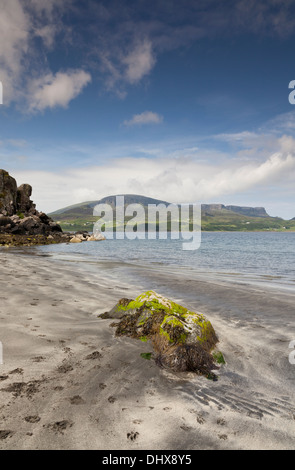 Staffin Bay Beach, Staffin, Isola di Skye, Scotland, Regno Unito Foto Stock