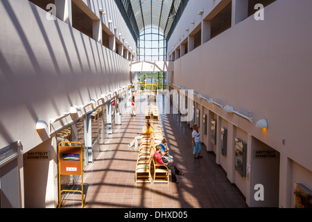 Interno dell'edificio Arktikum, una manifestazione pubblica istituzione a Rovaniemi per tutto ciò che riguarda l'estremo nord. Foto Stock