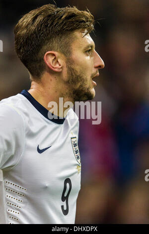 Londra, Regno Unito. Xv Nov, 2013. L'Inghilterra del Adam LALLANA durante l'amichevole internazionale fixture tra Inghilterra e Cile dal Wembley Stadium. Credito: Azione Sport Plus/Alamy Live News Foto Stock