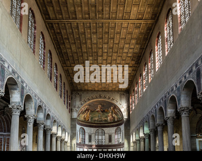 Interno della Basilica di Santa Sabina, circa 432 AD, Aventino, Roma, Italia Foto Stock