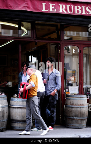 Le Rubis 10, Rue Marché Saint-Honoré (1a) meraviglioso terrose bar e ristorante tradizionale nel cuore di benestanti di Parigi. Foto Stock