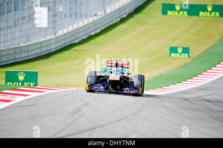 Austin, Texas, Stati Uniti d'America. Xvi Nov, 2013. 16 novembre 2013: il Team Red Bull alla sessione di qualifica, Formula 1 U.S. Il Grand Prix al circuito delle Americhe di Austin, TX. Credito: csm/Alamy Live News Foto Stock