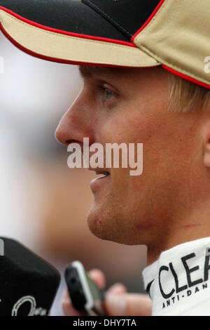 Austin, Texas, Stati Uniti d'America. Xvi Nov, 2013. 11/16/2013 Austin, TX. Stati Uniti d'America. Heiki Kovalainen dopo le qualifiche per la Formula 1 Gran Premio degli Stati Uniti presso il circuito delle Americhe di Austin, Texas. Credito: Ralph Lauer/ZUMAPRESS.com/Alamy Live News Foto Stock