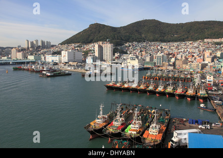 Corea del Sud, Busan, porto, barche da pesca, vista generale Foto Stock