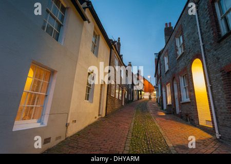 Crepuscolo presso Keere Street in Lewes, East Sussex, Inghilterra. Foto Stock