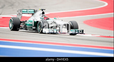 Austin, Texas, Stati Uniti d'America. Xvi Nov, 2013. Novembre 16, 2013: Lewis Hamilton #10 con la Mercedes AMG Petronas F 1 a sessione di qualifica, Formula 1 U.S. Il Grand Prix al circuito delle Americhe di Austin, TX. Credito: csm/Alamy Live News Foto Stock