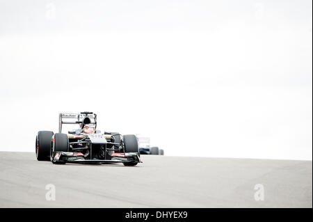 Austin, Texas, Stati Uniti d'America. Xvi Nov, 2013. Novembre 16, 2013: Nico Hulkenberg #11 con la Sauber F 1 team alla sessione di qualifica, Formula 1 U.S. Il Grand Prix al circuito delle Americhe di Austin, TX. Credito: csm/Alamy Live News Foto Stock