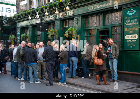 Il mercato Porter pub vicino mercato di Borough Southwark London REGNO UNITO Foto Stock