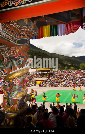 Il Bhutan, Thimpu Dzong, Tsechu annuale, riccamente decorate dipinte dell abate balcone Foto Stock