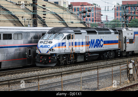 MARC MP36PH-3C locomotore n. 17 fuori della Union Station, Washington DC Foto Stock
