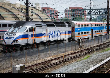 MARC MP36PH-3C locomotore n. 14 fuori della Union Station, Washington DC Foto Stock