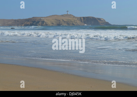 La spiaggia di Chorillos beach, Baranca, a circa 200 km a nord di Lima, Perù Foto Stock