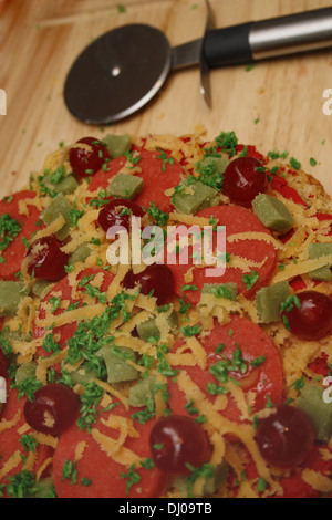 Immagine della pizza novità torta fatta con del marzapane Foto Stock