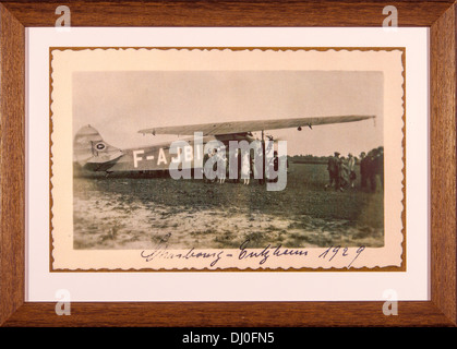 Incorniciato 1929 immagine vintage del Strasburgo-entzheim con retro Fokker e aereo passeggeri Alsace Francia Europa Foto Stock