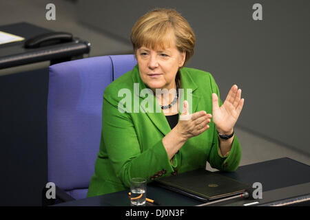 Berlino, Germania. 18 novembre 2013. Dichiarazione nel BundesTag dal Cancelliere tedesco Angela Merkel circa il vertice Ue di "Partenariato Orientale", il terzo Eastern Partnership Summit a Vilnius il 28 novembre e il 29 2013. Angela Merkel (CDU). Goncalo Silva/Alamy Live News. Foto Stock